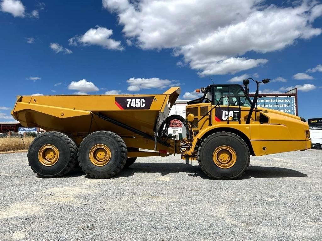 CAT 745 C Kĺbové nákladné autá