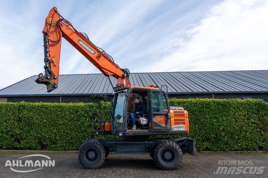 Doosan DX140W-5 Kolesové rýpadlá