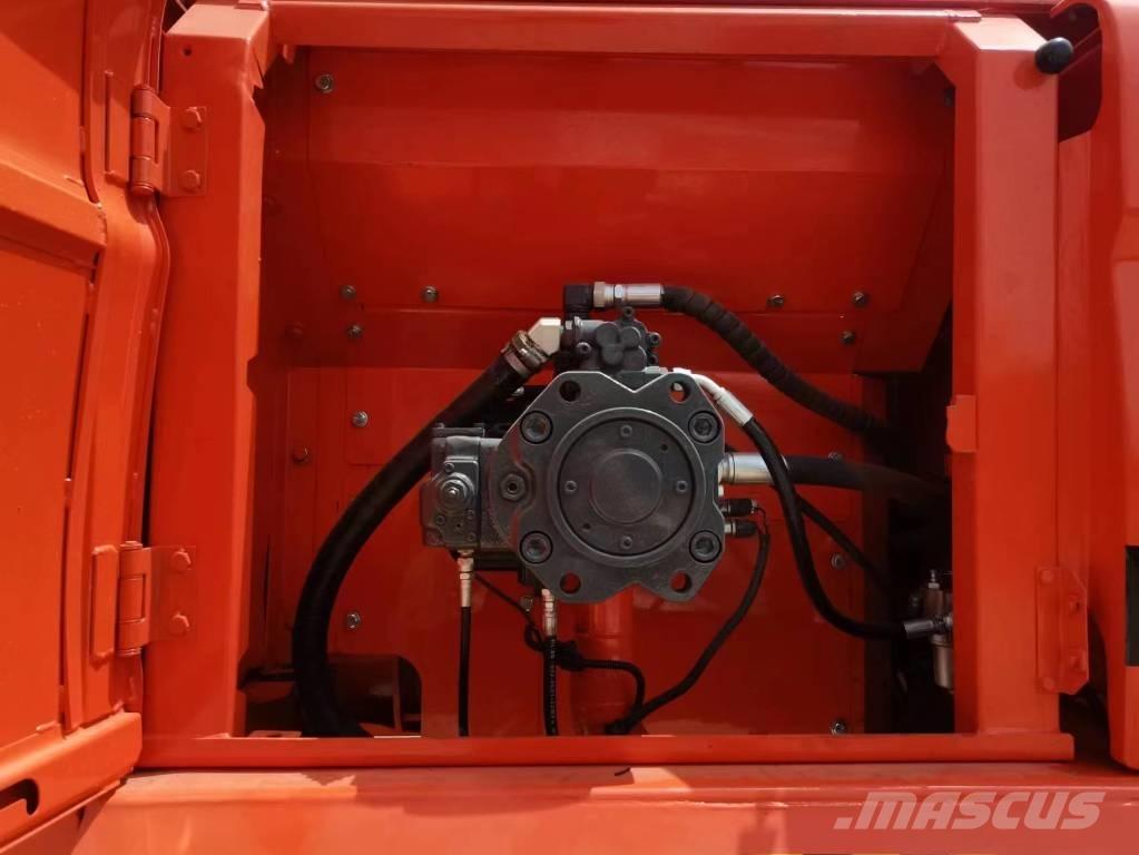 Doosan DX 300 Pásové rýpadlá