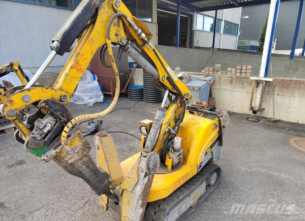 Brokk 90 Demolačné rýpadlá