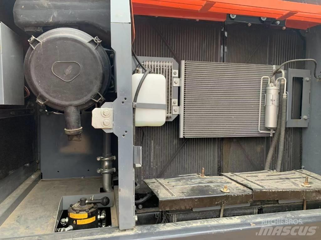 Hitachi ZX 200-3 Pásové rýpadlá