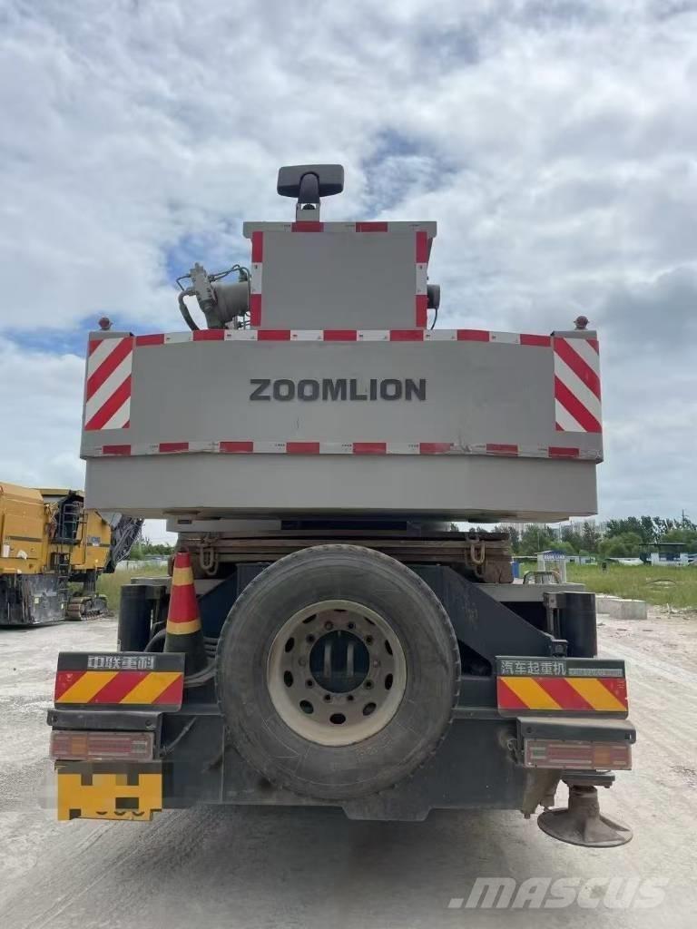 Zoomlion ZTC 350 H Žeriavy pre ťažký terén