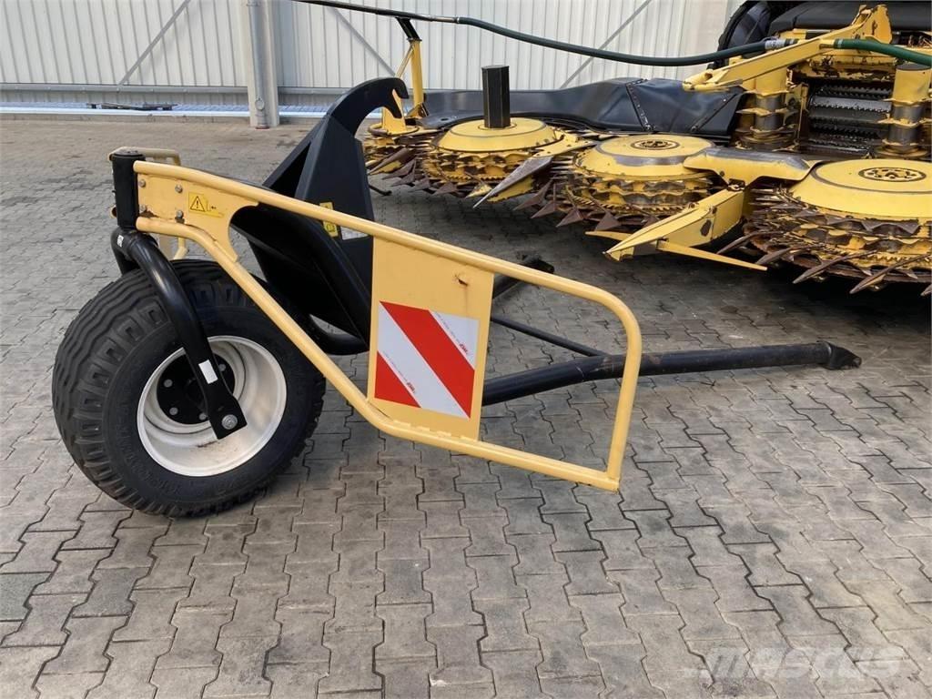 New Holland FR700 Samochodné kosačky