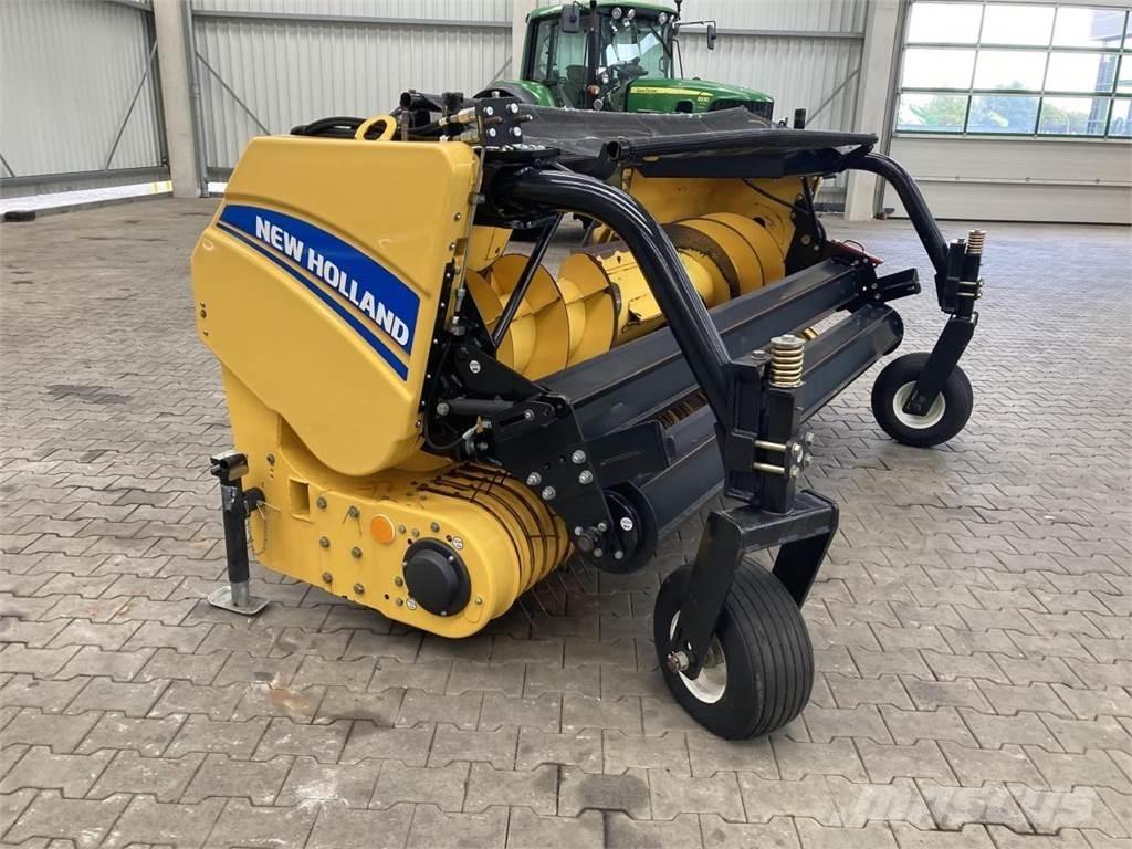 New Holland FR700 Samochodné kosačky