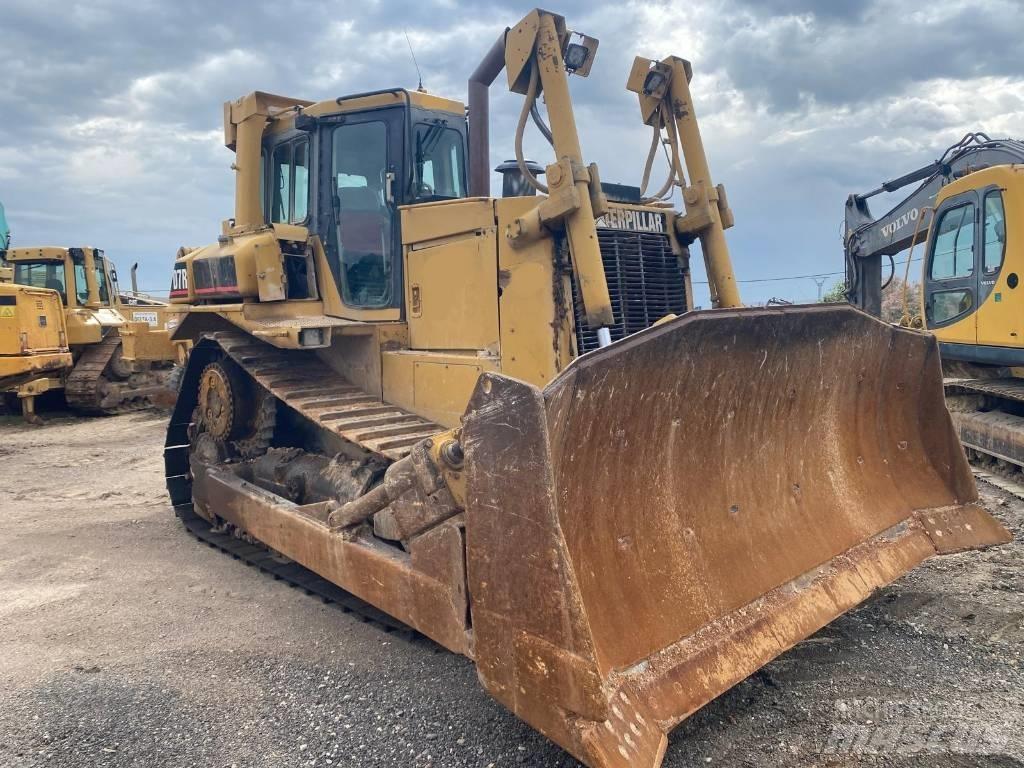 CAT D 7 R Pásové dozéry