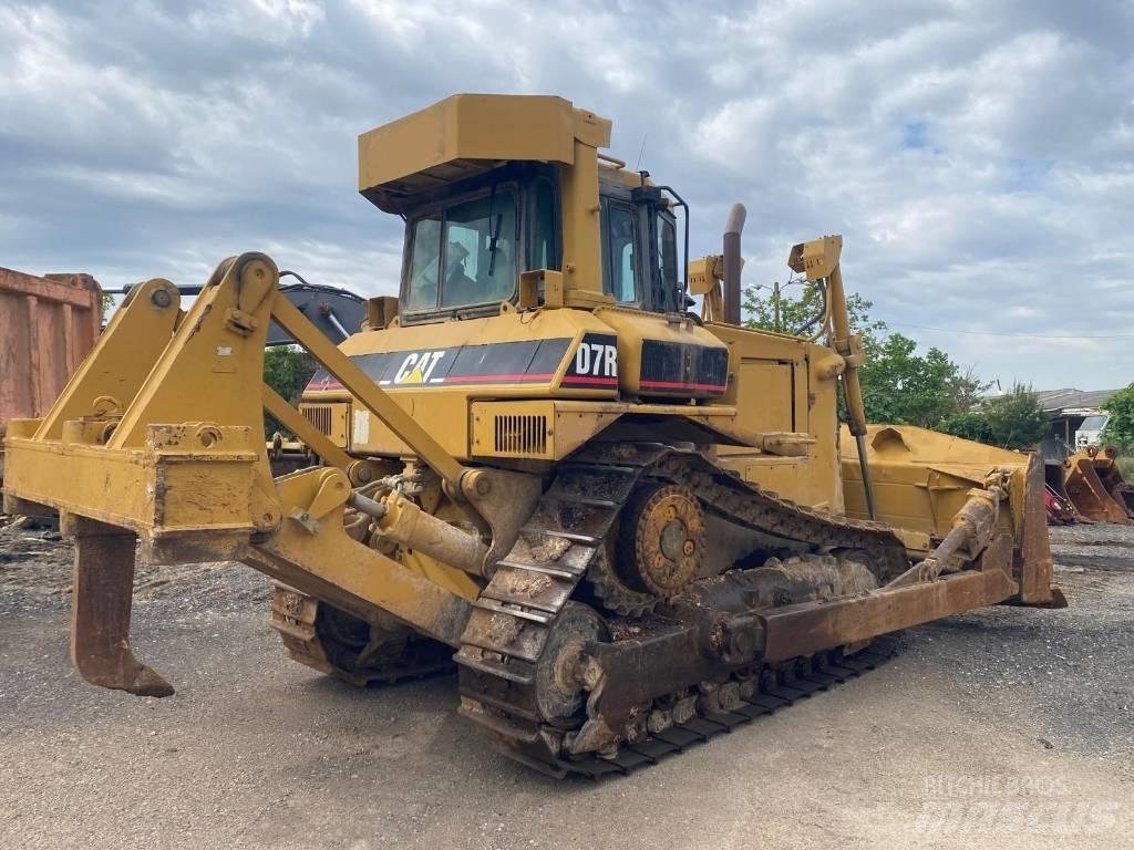 CAT D 7 R Pásové dozéry