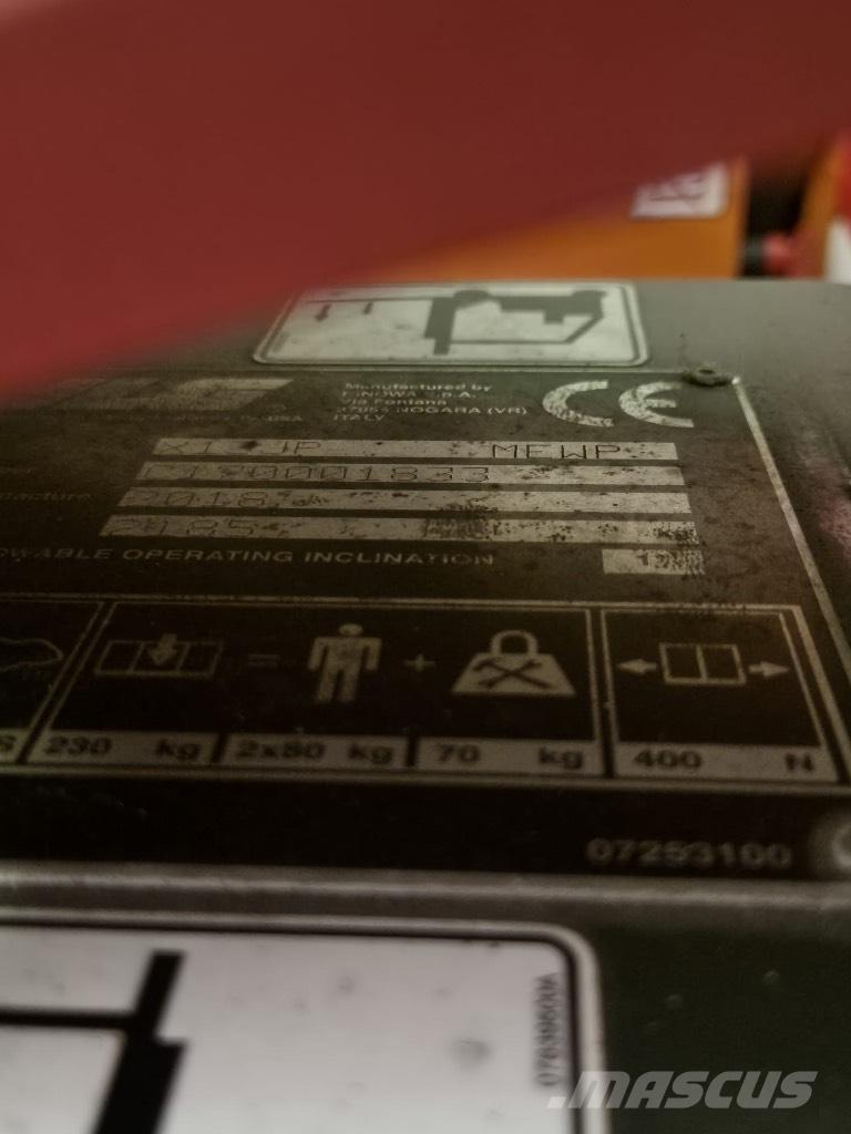 JLG X13JP Kĺbové plošiny