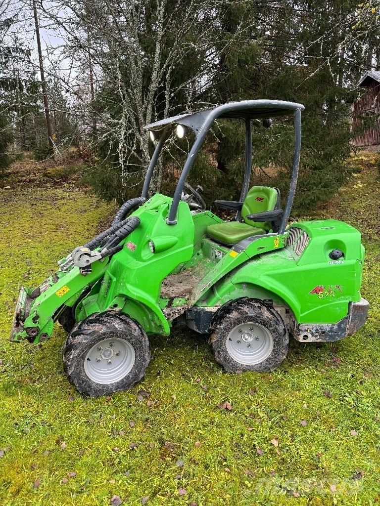 Avant 528 Viacúčelové nakladače