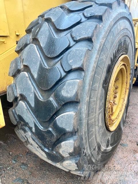 CAT 980 C Kolesové nakladače