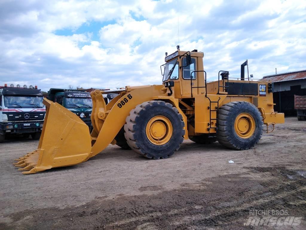 CAT 988 B Kolesové nakladače