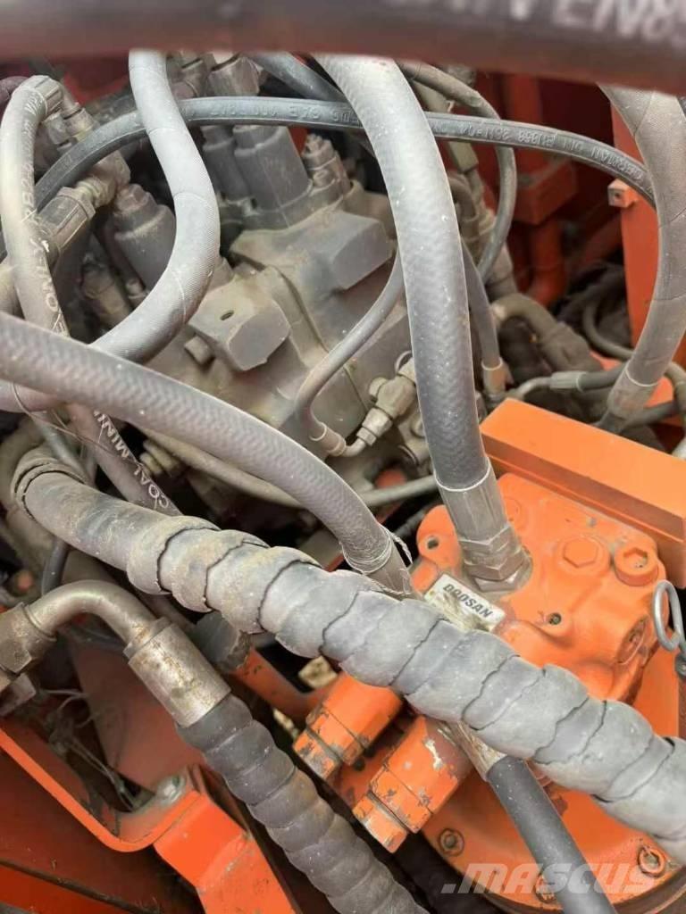 Doosan dx150 Pásové rýpadlá
