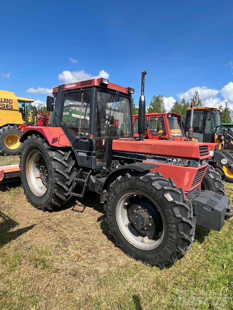 Case IH 1056 XL A Traktory