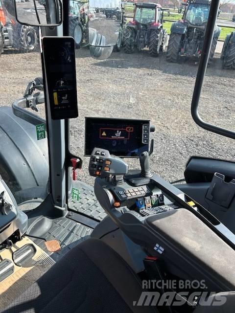 Valtra T 235 D Traktory