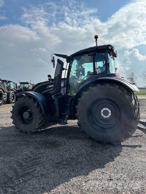 Valtra T 235 D Traktory