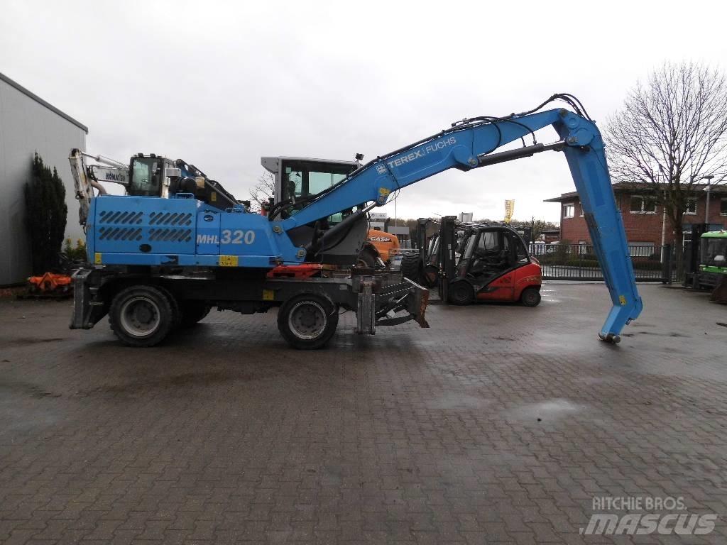 Fuchs MHL 320 Stroje pre manipuláciu s odpadom