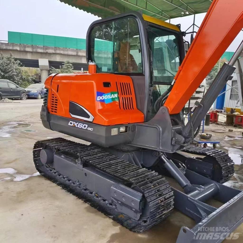 Doosan DX 60-9 C Pásové rýpadlá