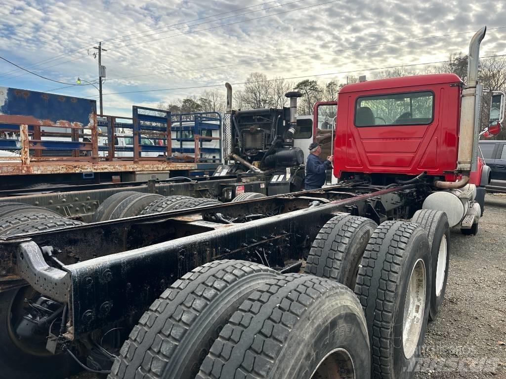 Mack CV 713 Lanový nosič kontajnerov