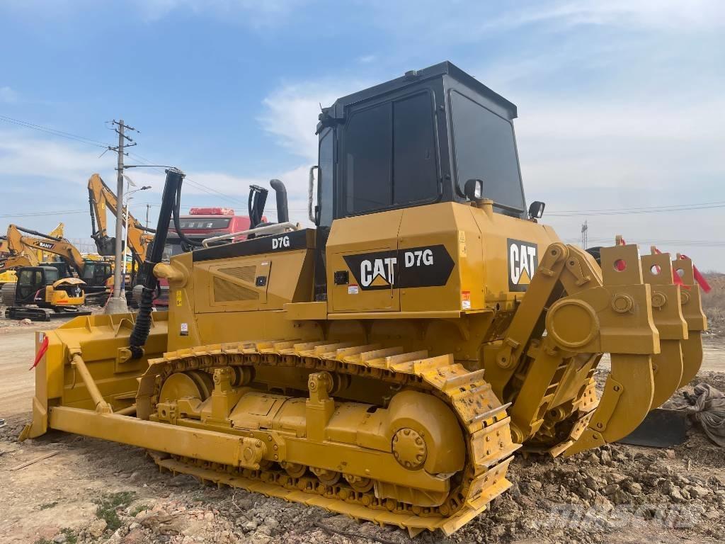 CAT D 7 G Pásové dozéry
