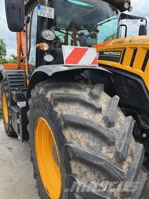 JCB Fastrac 4220 Traktory