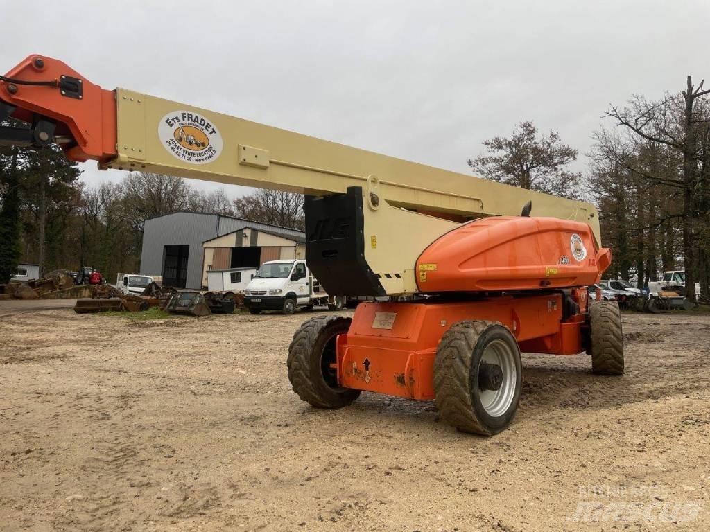 JLG 1250 AJP Kĺbové plošiny