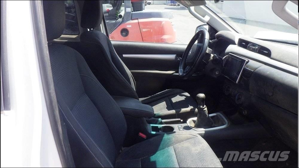 Toyota Hilux 4 Nakladacia/sklápacia bočnica