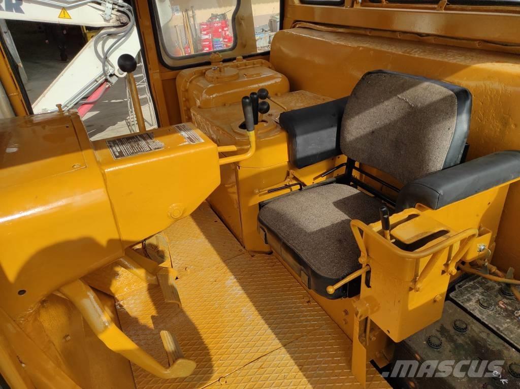 CAT D 9 H Pásové dozéry