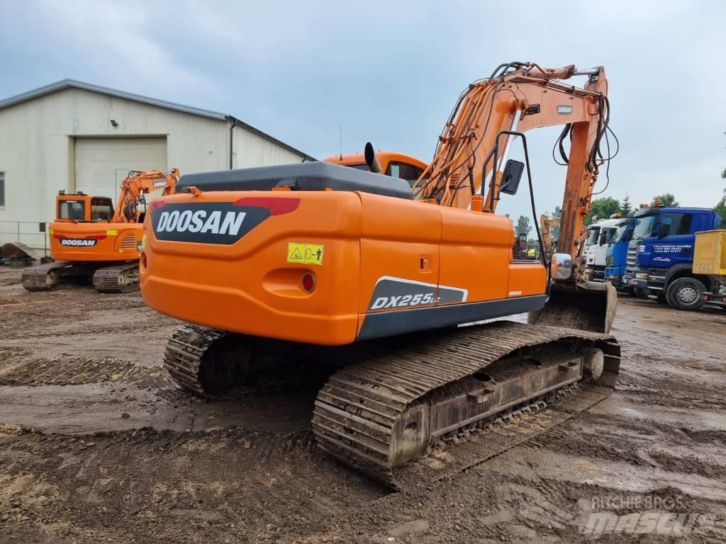 Doosan DX 255 LC Pásové rýpadlá