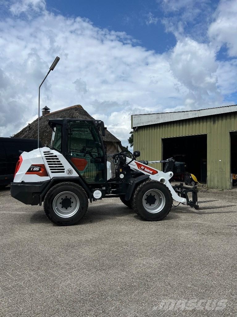 Bobcat L 85 Kolesové nakladače