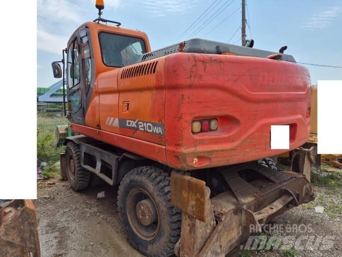 Doosan DX210WA Kolesové rýpadlá