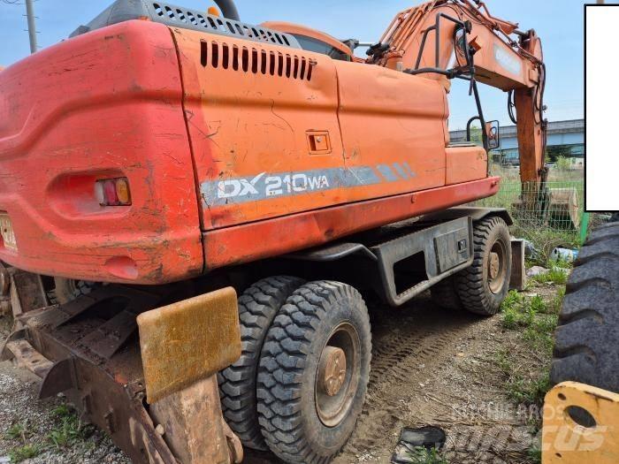 Doosan DX210WA Kolesové rýpadlá