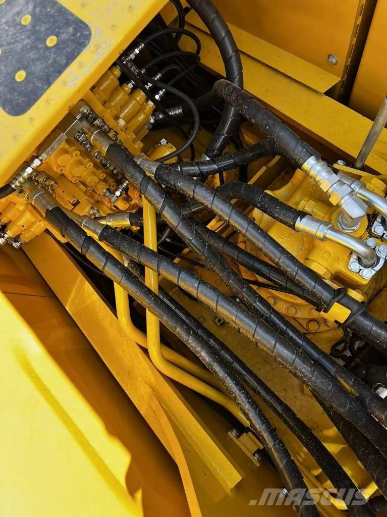 Komatsu PC 200-8N1 Pásové rýpadlá