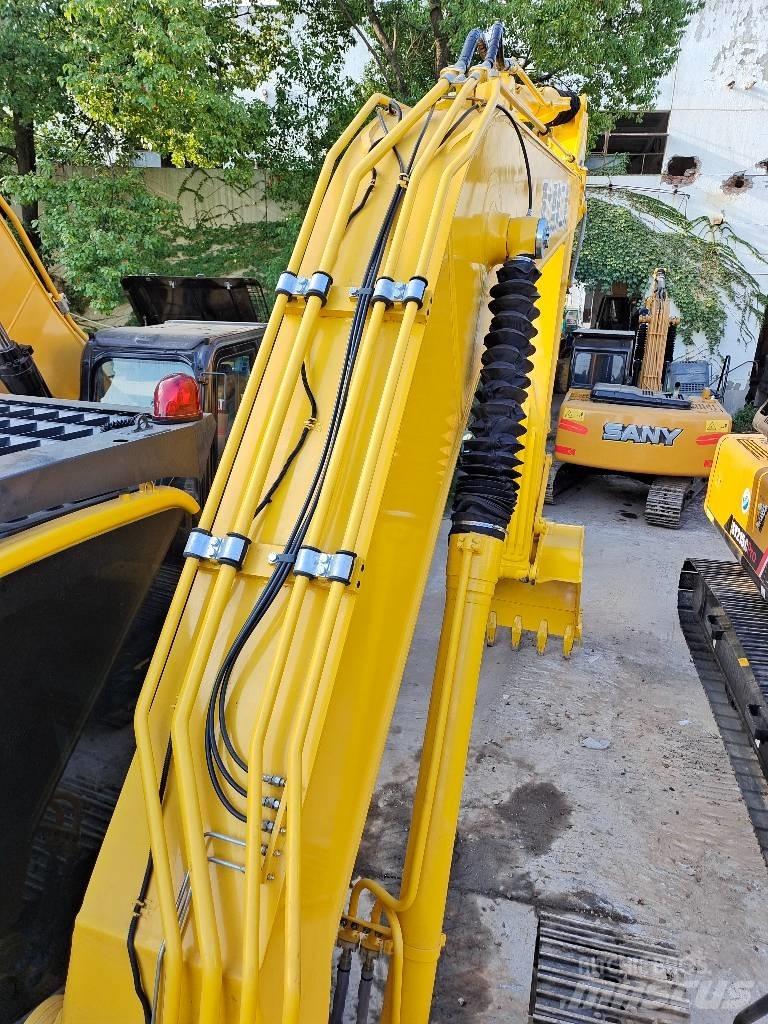 Komatsu PC 200-8 Pásové rýpadlá