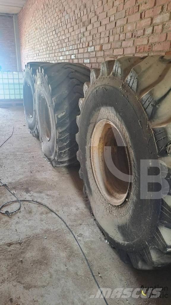 Kirovets K 701 Traktory