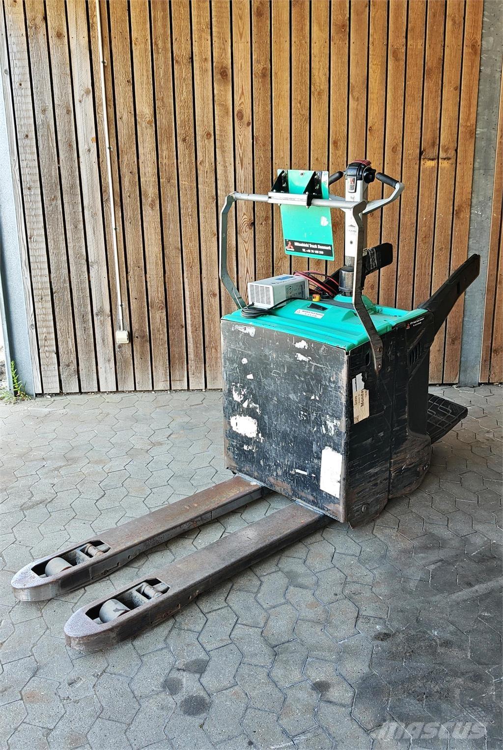 Mitsubishi PBV20N2 Vozíky s plošinou pre náklad