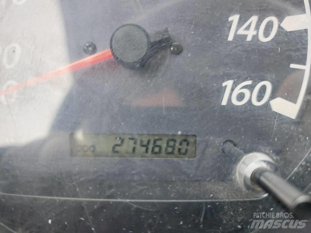 Isuzu NPR 85 Nákladné vozidlá s bočnou zhrnovacou plachtou