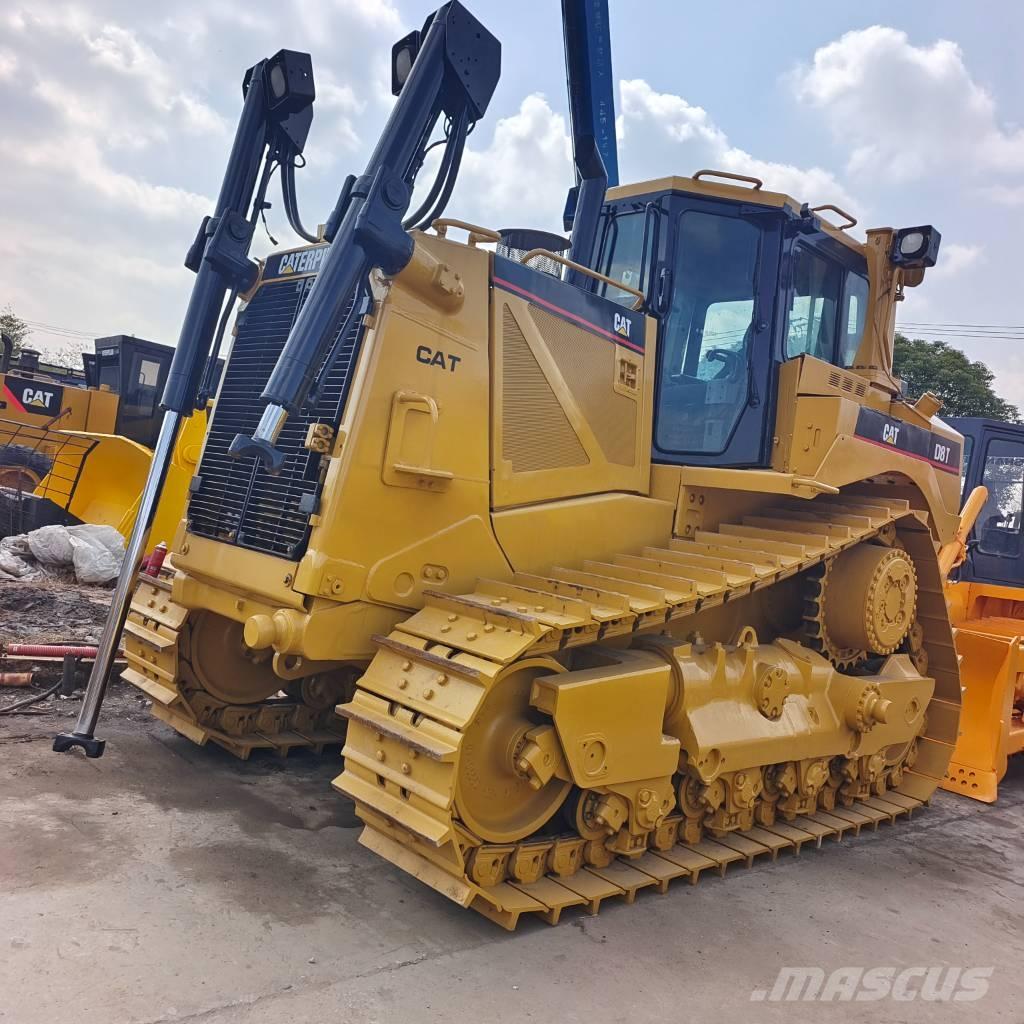 CAT D 8 T Pásové dozéry