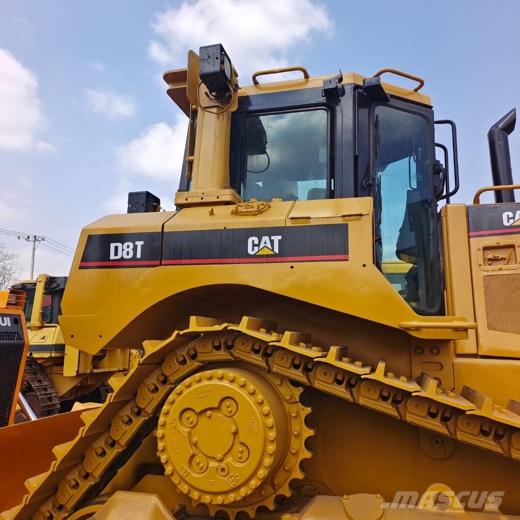 CAT D 8 T Pásové dozéry