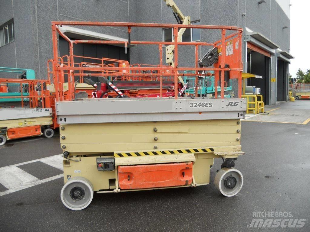 JLG 3246 Nožnicové zdvíhacie plošiny