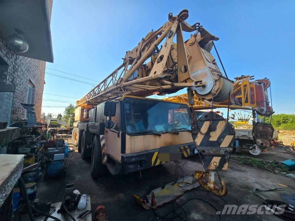 Liebherr LTM 1100-1 Univerzálne terénne žeriavy