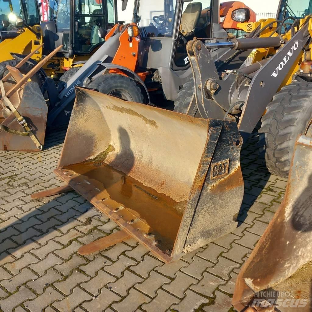 Volvo L 28 F Kolesové nakladače