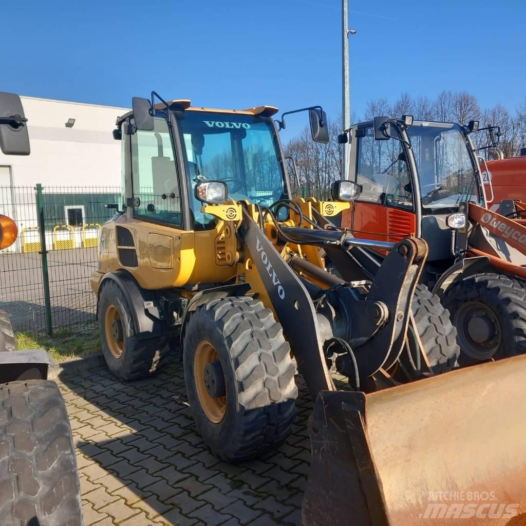 Volvo L 28 F Kolesové nakladače