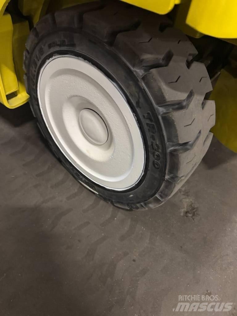 Yale ERC080 Akumulátorové vozíky