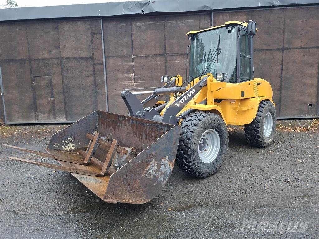 Volvo L30B Kolesové nakladače