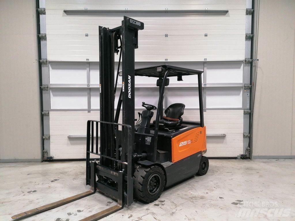 Doosan B25X-7 Akumulátorové vozíky