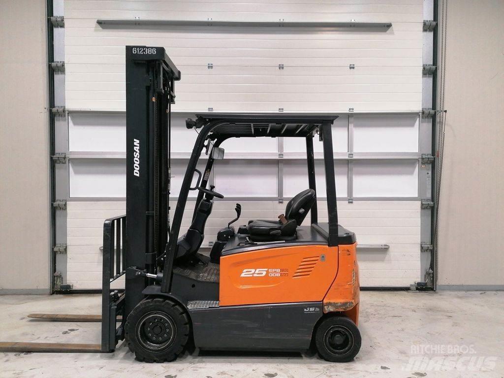 Doosan B25X-7 Akumulátorové vozíky