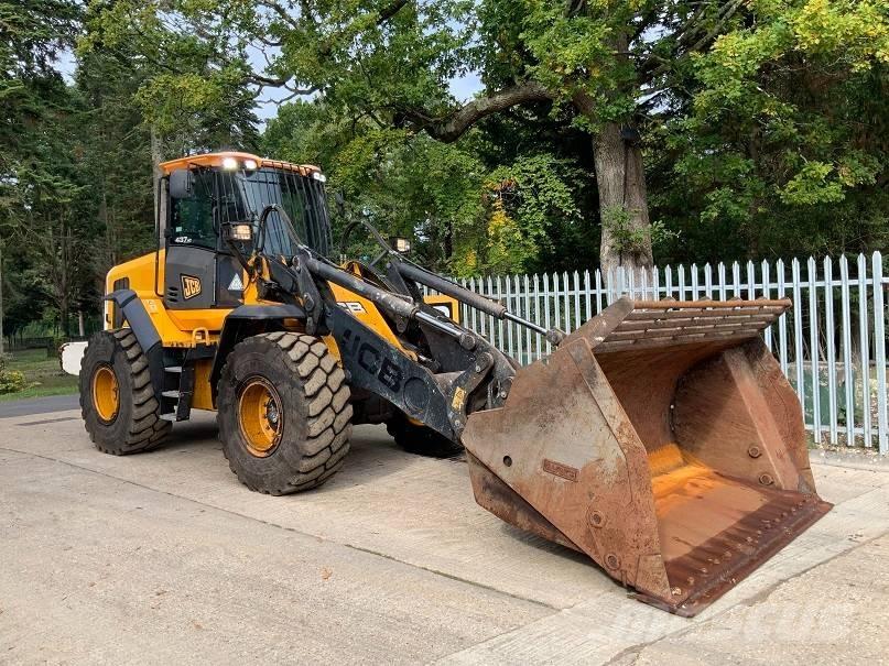 JCB 437 HT Kolesové nakladače