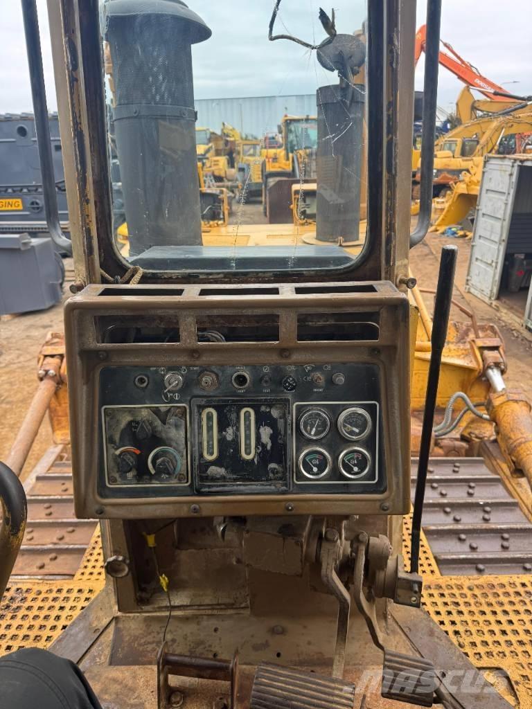 CAT D 8 N Pásové dozéry