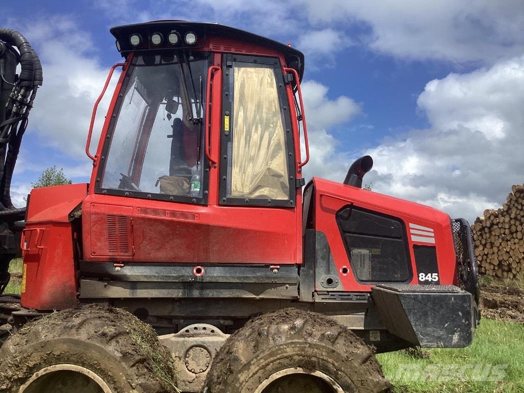 Komatsu 845 Lesné traktory