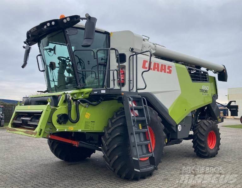 CLAAS TRION 650 Kombinované zberacie stroje