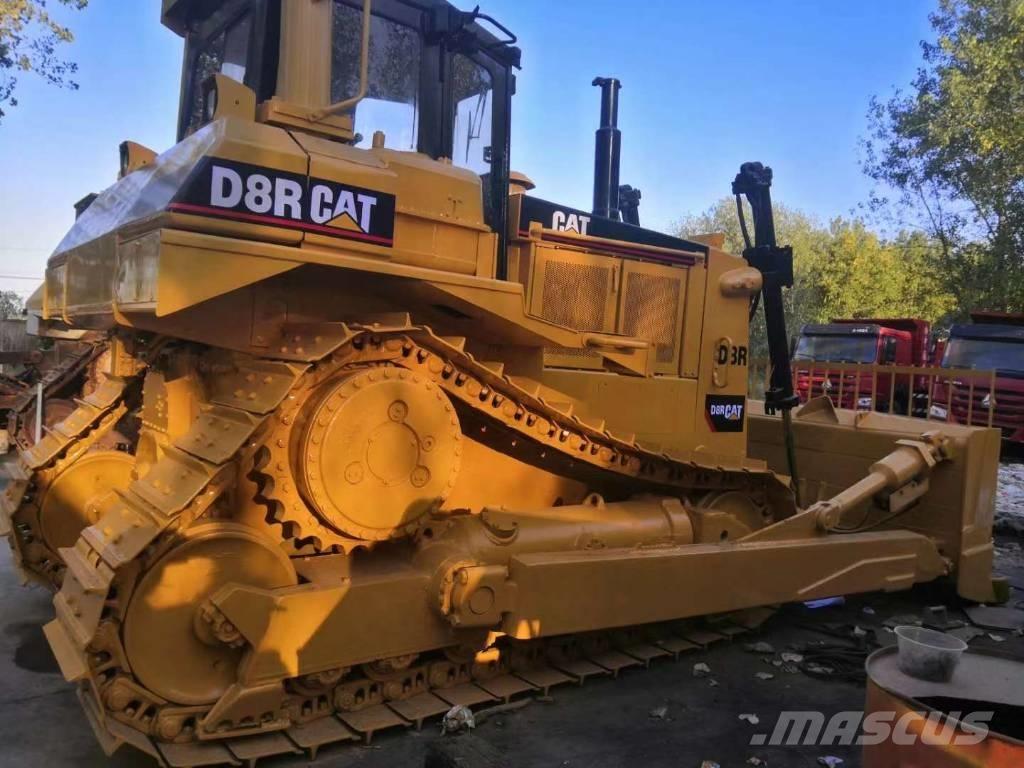 CAT D 8 R Pásové dozéry